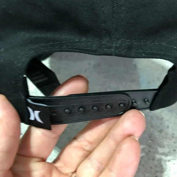 Hurley Mom Iconic Baseball cap/hat,snap back, black,pink embroidered logo OS - Picture 3 of 6